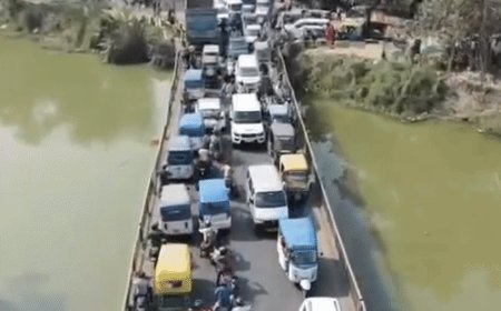कानपुर-सागर हाईवे पर 5km जाम लगा, 3 घंटे वाहन रेंगे:खेरसा के पास ट्रक खराब होने से ट्रैफिक सिस्टम बिगड़ा, दोनों तरफ कतारें लगीं