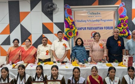 कानपुर में परिवर्तन ने किया छात्रवृत्ति वितरण:आर्थिक तंगी से नहीं रुकेगी पढ़ाई, परिवर्तन संस्था ने दिया शिक्षा में सहयोग