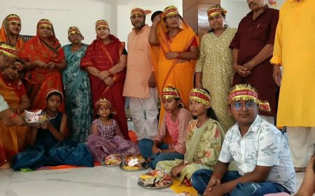 गोरखपुर में कन्या पूजन आयोजित:विधि-विधान से धोए गए पैर, चुनरी चढ़ाकर लिया गया आशीर्वाद