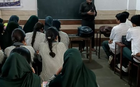 मुरादाबाद में करियर काउंसलिंग कार्यक्रम:छात्रों को बताए भविष्य विकल्प, बोर्ड परीक्षा तैयारियों पर दी सीख