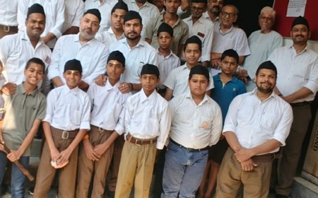 RSS की माधव शाखा ने विजयादशमी पर किया शस्त्र पूजन:स्वयंसेवकों में दिखा उत्साह, संगठन और राष्ट्रसेवा पर दिया जोर