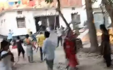 देवरिया में फब्तियों का विरोध करने पर युवतियों को पीटा:लड़कियों समेत 5 घायल, 3 पर दर्ज हुआ छेड़खानी और मारपीट का मुकदमा