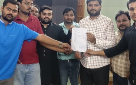 AMU चुनाव की तारीख बदलने की मांग तेज:दीपावली का दिया हवाला, पूर्व छात्र नेताओं ने प्रशासन को सौंपा आवेदन