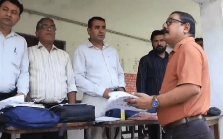 बरेली में वोटर लिस्ट सुधार का विशेष अभियान:3,835 बूथों पर बैठे बीएलओ, युवाओं में दिखा वोट बनवाने का जबरदस्त उत्साह