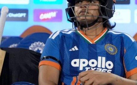 शेफाली वर्मा पर ICC की कार्रवाई:गेंद गुस्से में जमीन पर फेंकने के लिए फटकार लगाई, एक डिमेरिट पॉइंट मिला