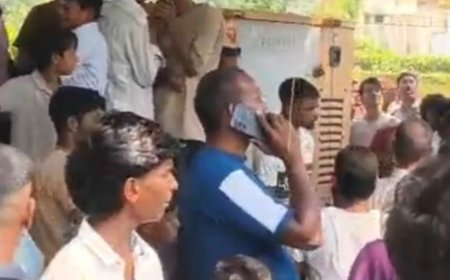 शादी की मांग को लेकर युवती टावर पर चढ़ी:पुलिस ने 2 घंटे की मशक्कत के बाद सुरक्षित नीचे उतारा