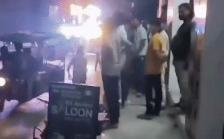 बुलंदशहर में डीजे के शोर से दुकान का सामान गिरा:शोभायात्रा में तेज आवाज से कंपन, एसपी सिटी ने दी कार्रवाई की चेतावनी