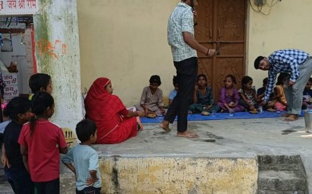 कन्या भोज का आयोजन:रसूलपुर में देवी जी मंदिर पर जलेबी वितरण, पूजन कर आशीर्वाद लिया