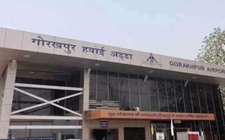 गोरखपुर एयरपोर्ट पर SSF का शक्ति प्रदर्शन:वेपन एग्जीबिशन में सजे हाईटेक हथियारों और बम डिस्पोजल इक्विपमेंट, लोगों ने करीब से देखा