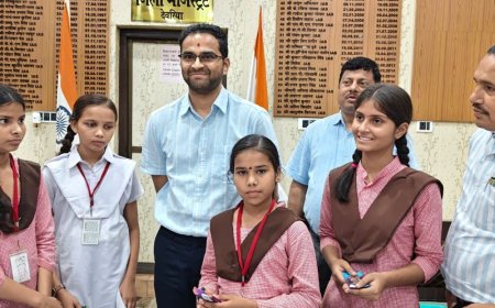 देवरिया की चार छात्राएं बनी जिलाधिकारी:कलेक्ट्रेट में जनसुनवाई और प्रशासनिक कार्यप्रणाली की जानकारी ली
