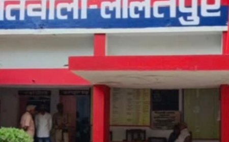 ललितपुर में कोर्ट के बाहर युवक से मारपीट:मुकदमों में राजीनामे का दबाव, 10 दिन बाद 5 पर मुकदमा