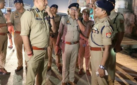 विजयादशमी से पहले हाथरस पहुंचे ADG एसके भगत:त्योहारों के लिए बाजारों और भीड़ वाले इलाकों का किया भ्रमण