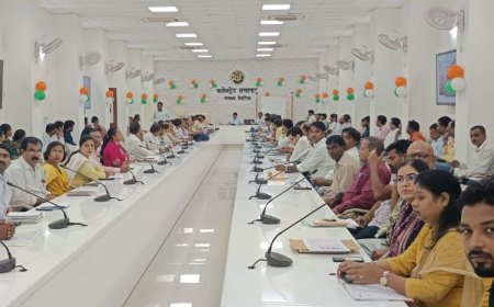 पथरदेवा में सेवा संकल्प अभियान:कृषि मंत्री ने लाभार्थियों को बांटे योजनाओं के लाभ, गर्भवती महिलाओं को पुष्टाहार