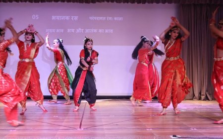 लखनऊ DPS में 'अभिव्यक्ति से संस्कृति तक' महोत्सव:22 स्कूलों के छात्रों ने साहित्य, कला और तर्क-वितर्क में अपनी प्रतिभा दिखाई