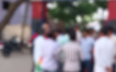 शिक्षामित्र ने 11 साल की छात्रा से की छेड़छाड़:एटा में पॉक्सो एक्ट में FIR दर्ज, आरोपी की तलाश जारी