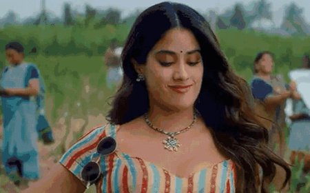 ‘शर्मिंदगी हमेशा मेरे साथ रहेगी’:जाह्नवी ने माना- ‘पेड्डी’ में सेक्सुअल असॉल्ट को प्रमोट किया गया, बोलीं- मैं इसे रोकने के लिए ज्यादा बोल सकती थी