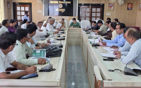 सहकारी बैंक ऋण वितरण और वसूली में तेजी लाएं:जौनपुर में संयुक्त आयुक्त सोमी सिंह ने समीक्षा बैठक में दिए निर्देश