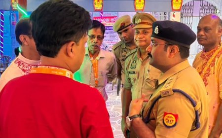गाजियाबाद में दुर्गा पूजा पंडालों में सुरक्षा देखने उतरी पुलिस:पुलिस कमिश्नर ने ACP और थाना प्रभारियों को लगाई फटकार, 3 जोन और 9 सेक्टर बनाए