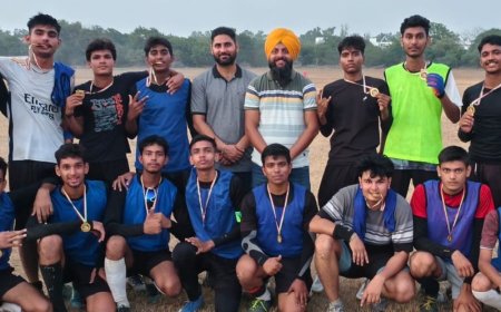 एपीएस फिरोजपुर ने जीता फुटबॉल फाइनल:फर्रुखाबाद के सौरभ ने पंजाब में लहराया परचम, बने टूर्नामेंट के सर्वश्रेष्ठ खिलाड़ी