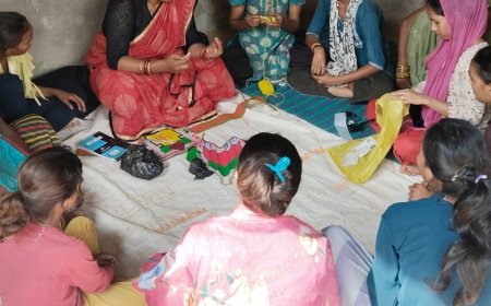 औरैया में किशोरियों को हस्तशिल्प प्रशिक्षण:महिलाओं को सिखाए जरूरी स्वरोजगार हुनर, आत्मनिर्भर बनाने की दिशा में पहल