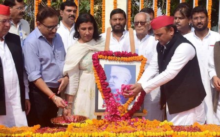 लखनऊ अखिलेश यादव ने आचार्य नरेंद्र देव को श्रद्धांजलि दी:बोले - जनता ने मन बना लिया भाजपा का सफाया हो इस बार,10 साल में 500 से अधिक प्राइवेट अस्पताल रेजिस्टर हुए