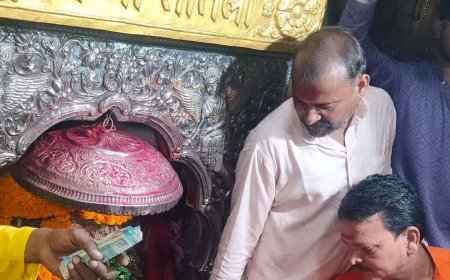 चौकियां धाम में महागौरी के दर्शन को लगी कतारें:मैहर में मां शारदा के जयकारों से गूंजा मंदिर, जौनपुर में सुबह 4 बजे खुले मां शीतला मंदिर के कपाट