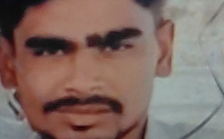 फर्रुखाबाद में खंभे से टकराई बाइक, युवक की मौत:एटा से दावत खाकर लौट रहे थे तीन दोस्त, 2 घायल