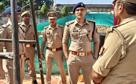 प्रतापगढ़ विसर्जन स्थल का एसपी ने निरीक्षण:मां बेल्हा देवी घाट पर सुरक्षा और कानून-व्यवस्था की तैयारियों का जायजा लिया
