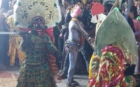 बदायूं में राम विवाह शोभायात्रा का मुख्य आकर्षण राजस्थानी लोककला:जगह-जगह हुई पुष्पवर्षा, आगरा के ब्रास बैंड और पंजाब के भांगड़े ने समां बांधा