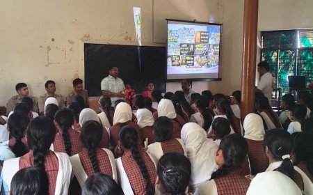 खानपुर में साइबर सुरक्षा कार्यक्रम आयोजित:विद्यार्थियों को ऑनलाइन धोखाधड़ी, सोशल मीडिया के सुरक्षित इस्तेमाल की जानकारी दी