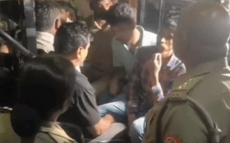 चाय के दुकान की आड़ में चल रहा था जुआ:पुलिस ने अचानक मारा छापा,बोले-साहब पहली बार था माफ पर दीजिए