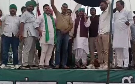 बारिश से किसान-मजदूर महापंचायत का टेंट गिरा:मुजफ्फरनगर के GIC मैदान में जलभराव, कीचड़ से बैठने की व्यवस्था प्रभावित