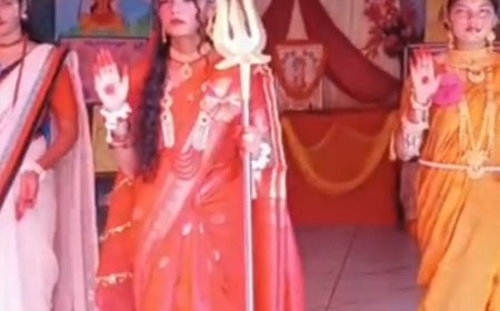 गोरखपुर में गरबा डांडिया उत्सव:विद्यार्थियों में संस्कृति, धार्मिक परंपराओं के प्रति सम्मान की भावना विकसित करना उद्देश्य