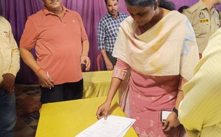 एटा के 1644 बूथों पर मतदाता सूची में जुड़ेंगे नए:आज लगेंगे विशेष कैंप, सुबह 10 से शाम 4 बजे तक बीएलओ रहेंगे