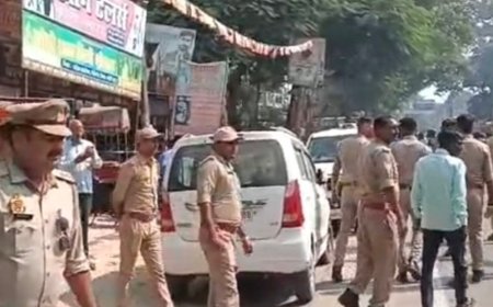 अमेठी में भाजपाइयों ने खड़गे का पुतला फूंका:कांग्रेस कार्यालय के बाहर प्रदर्शन कर की नारेबाजी