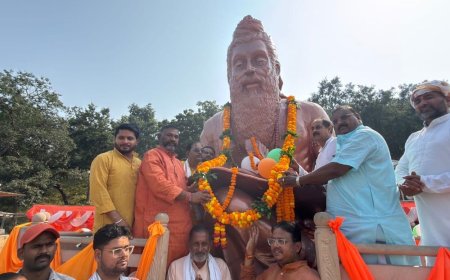 चित्रकूट में महर्षि वाल्मीकि की जयंती समारोह:लालापुर तपोस्थली पर रामायण पाठ और दीपदान संग गूंजे भजन