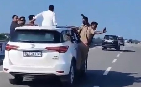 सांसद चंद्रशेखर आजाद फॉरच्यूनर के बोनट पर चढ़े, VIDEO:बिजनौर में बोले- पुलिस भीड़ नहीं हटा पाई तो मुझे बाहर आकर करनी पड़ी अपील