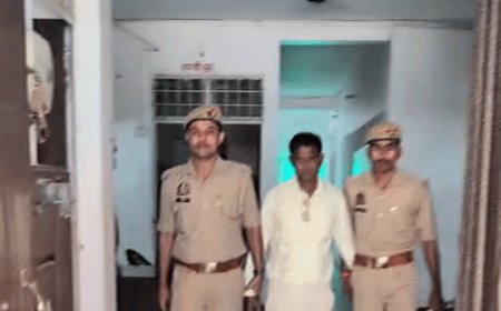 झांसी में गबन के आरोपी प्रधानाध्यापक गिरफ्तार:मिड-डे-मील की चेक में छेड़छाड़ कर 2.15 लाख रुपए निकाले थे