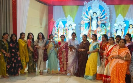 मुरादाबाद में महा सप्तमी पर दुर्गा पूजा, डीएम-एसएसपी पहुंचे:धुनुची नृत्य और भंडारे में उमड़ी भीड़, श्रद्धालुओं ने लिया आशीर्वाद
