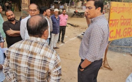 नगर आयुक्त का एक्शन, इको ग्रीन पर 20 लाख जुर्माना:अलीगढ़ में धीमी रफ्तार पर नाराजागी, बोनेर कट से एटा चुंगी तक नवंबर अंत तक सड़क बनाने का लक्ष्य