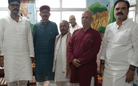 शिक्षक निर्वाचन क्षेत्र के चुनाव प्राईवेट स्कूलों का दबदबा बढ़ा:संगठन के जिलाध्यक्ष डॉ सीपी त्रिपाठी के यहां भाजपा प्रदेश अध्यक्ष ने बनाई जीत की रणनीति