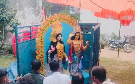 काशीराम नगर से दुर्गा पूजा की मूर्तियां रवाना:अमरोहा समेत 10 जगहों पर होंगी स्थापित, 1 लाख तक कीमत