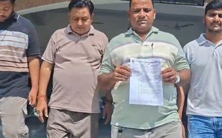 अमरोहा में सफाई कर्मचारियों को नहीं मिल रहा आयुष्मान लाभ:वाल्मीकि महापंचायत ने DM को ज्ञापन सौंपकर सर्वे की मांग की