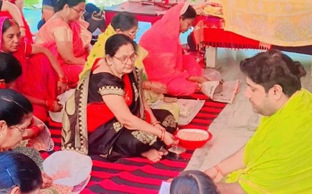 कानपुर में मां बंगलामुखी का हवन:नवरात्रि अनुष्ठान जारी, सप्तमी पर साड़ी वितरण और अष्टमी पर माता की चौकी
