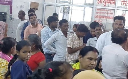 लोहिया अस्पताल में डॉक्टर नहीं, मरीज बिना इलाज परेशान:होमगार्ड भर्ती बोर्ड ड्यूटी और NHM हड़ताल से मरीजों को हो रही परेशानी
