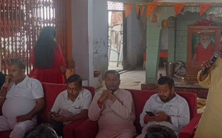 दुर्गा प्रतिमा महाविसर्जन की तैयारी, 21 अक्टूबर को निकलेगा जूलूस:बहराइच में मौनी बाबा आश्रम में मां दुर्गा हिन्दू पूजन महासमिति की बैठक