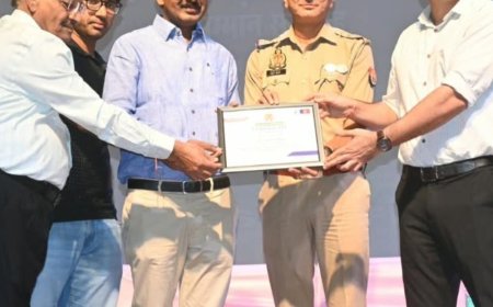 फिरोजाबाद में पुलिसकर्मियों को कर्तव्यनिष्ठा के लिए सम्मान:'एक शाम खाकी के नाम' समारोह में जिलाधिकारी, SSP आदित्य लांग्हे भी हुए सम्मानित