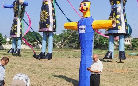 मुजफ्फरनगर में रावण के साथ जलेगा कॉकरोच का पुतला:15 फीट ऊंचे कॉकरोच का होगा दहन, आयोजक बोले- समाज में गंदगी फैला रहे