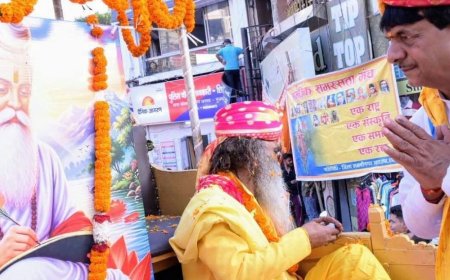 महर्षि वाल्मीकि की जयंती पर शोभायात्रा:मंत्री कपिल देव अग्रवाल बोले-महर्षि वाल्मीकि के आदर्श सामाजिक समरसता की प्रेरणा देते हैं