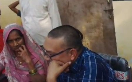 राशन दुकान के आवंटन पर विवाद:उन्नाव में राशन दुकान का आवेदन फाड़ने का आरोप, महिलाओं को जेल भेजने की धमकी देने की शिकायत